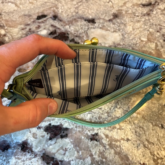 Coach Woman Clutch - Picture 5 of 6